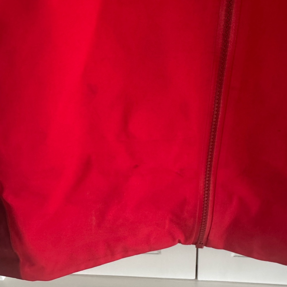 Arc'teryx Red Shell / Rain Jacket - Picture 4 of 4